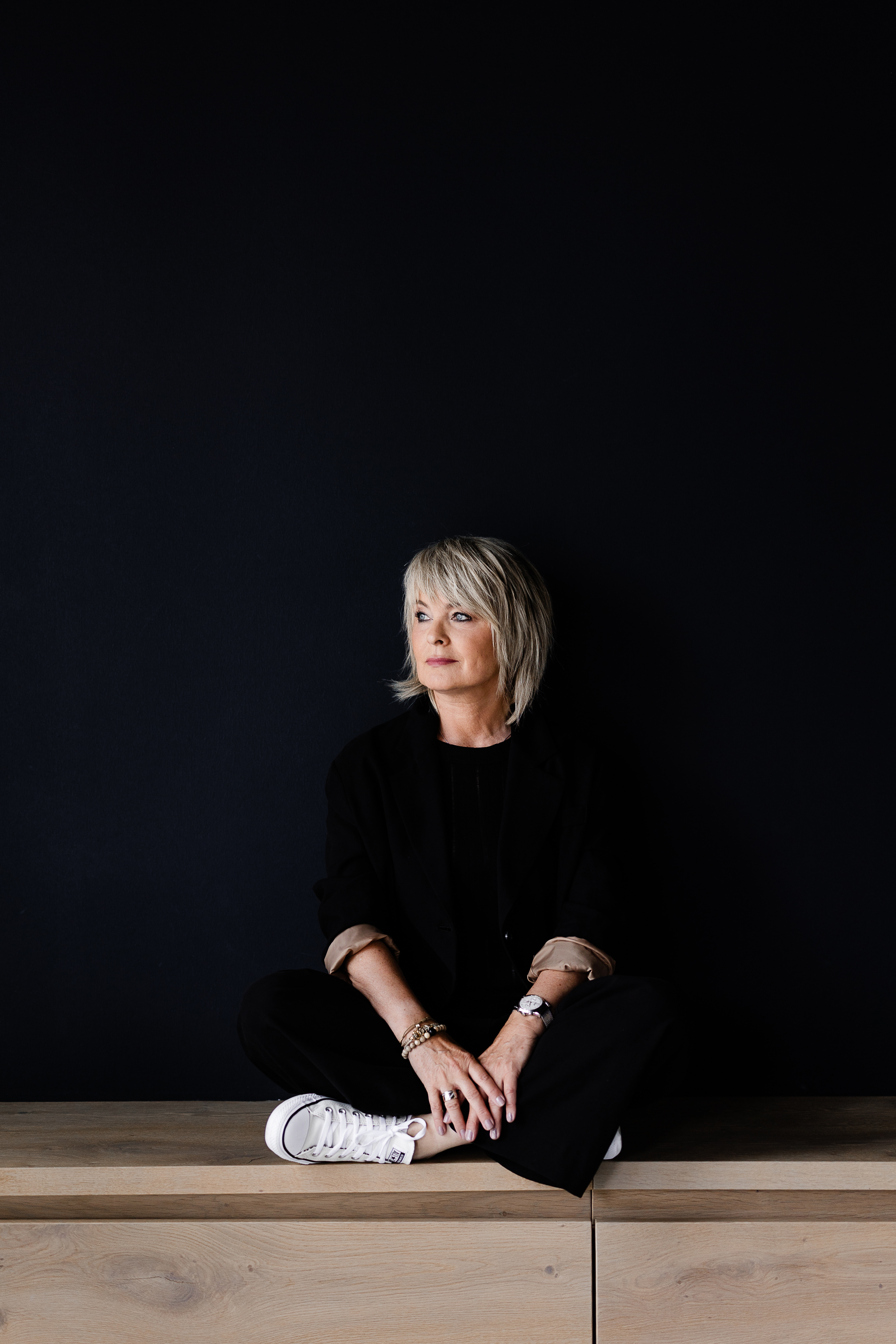 Heike in schwarzem Hosenanzug – The Inner Architect